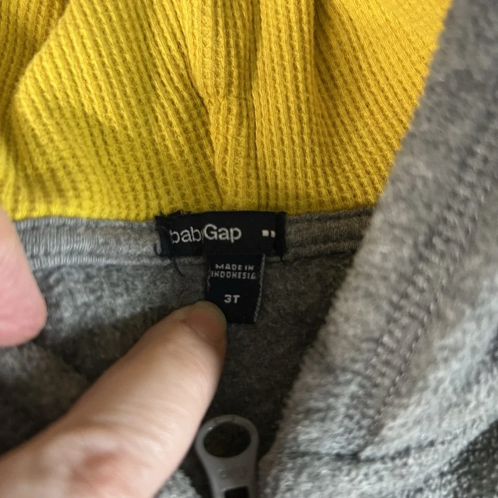 Baby Gap Full Zip Hoodie‎ Gray & Yellow With Pockets Size 3T **Please Read